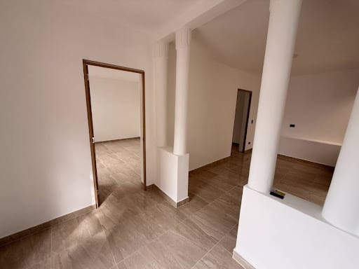 Casa de 4 alcobas en arriendo en La Milagrosa, Medellín, 240 m² · foto 2 de 18