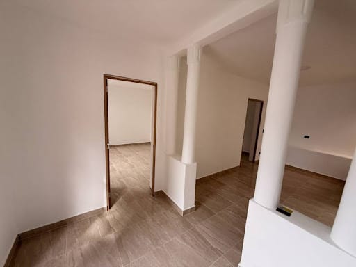 Casa de 4 alcobas en arriendo en La Milagrosa, Medellín, 240 m² · foto 3 de 18