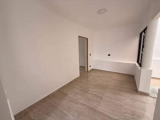 Casa de 4 alcobas en arriendo en La Milagrosa, Medellín, 240 m² · foto 4 de 18