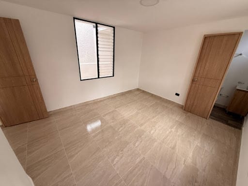 Casa de 4 alcobas en arriendo en La Milagrosa, Medellín, 240 m² · foto 10 de 18