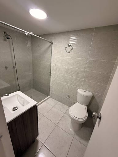 Casa de 4 alcobas en arriendo en La Milagrosa, Medellín, 240 m² · foto 16 de 18