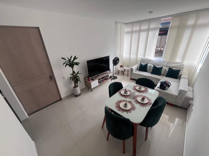 Apartamento de 3 alcobas en venta en El Recreo, Floridablanca, 75 m² · foto 2 de 24