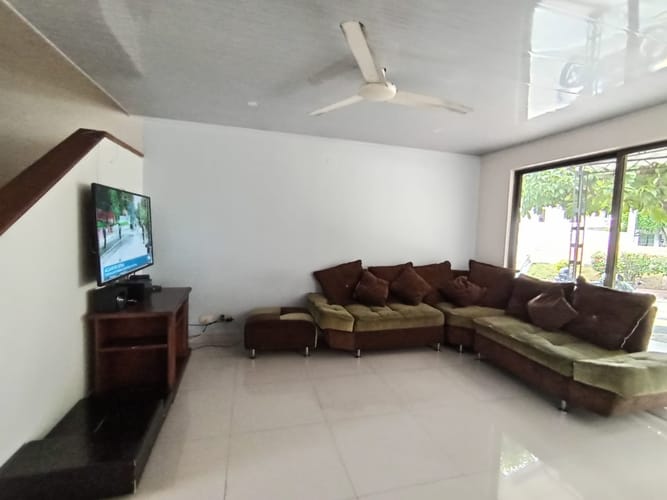 Casa de 4 alcobas en venta en Cr. Las Mercedes, Girardot, 109 m² · foto 4 de 24