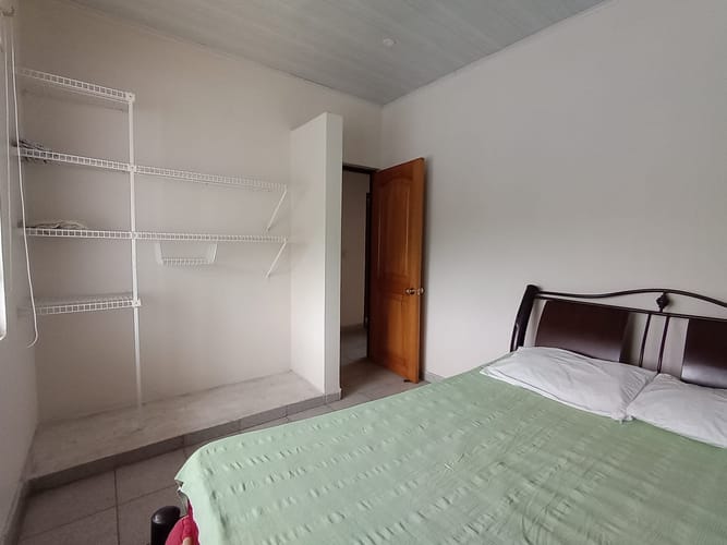 Casa de 4 alcobas en venta en Cr. Las Mercedes, Girardot, 109 m² · foto 14 de 24