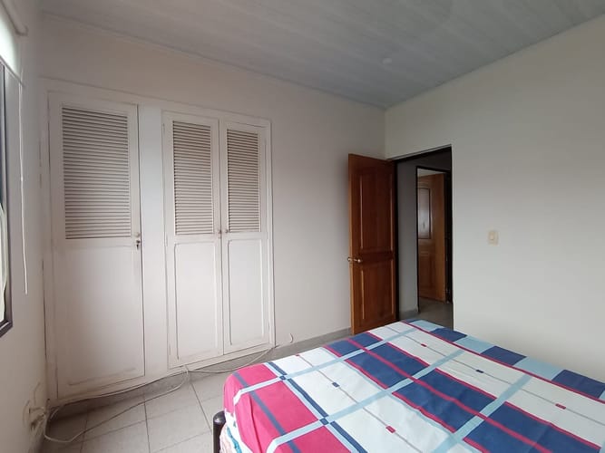 Casa de 4 alcobas en venta en Cr. Las Mercedes, Girardot, 109 m² · foto 13 de 24