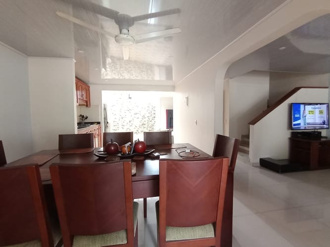 Casa de 4 alcobas en venta en Cr. Las Mercedes, Girardot, 109 m² · foto 6 de 24