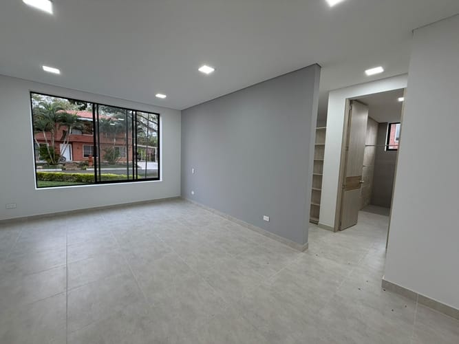 Casa de 4 alcobas en venta en El Castillo, Jamundí, 320 m² · foto 11 de 23