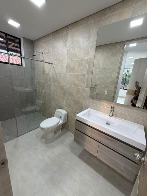 Casa de 4 alcobas en venta en El Castillo, Jamundí, 320 m² · foto 18 de 23