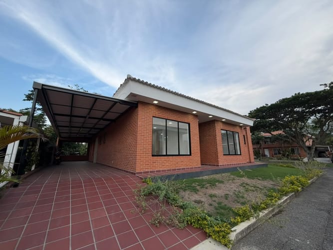 Casa de 4 alcobas en venta en El Castillo, Jamundí, 320 m² · foto 21 de 23