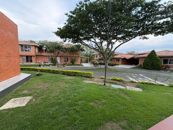 Casa de 4 alcobas en venta en El Castillo, Jamundí, 320 m² · foto 20 de 23