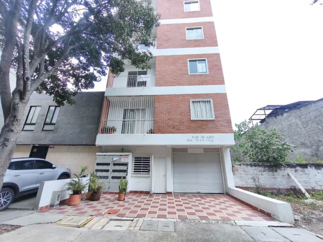 Apartamento de 1 alcoba en venta en La Flora, Cali, 35 m² · foto 2 de 9