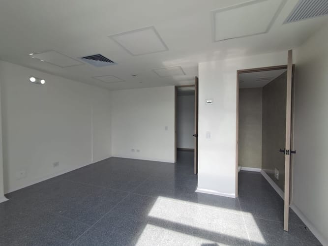 Consultorio en arriendo en El Poblado, Medellín, 37 m² · foto 5 de 7