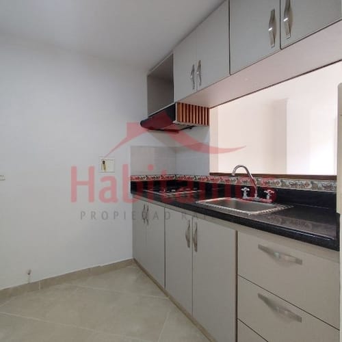 Apartamento de 3 alcobas en arriendo en Lorena, Medellín, 74 m² · foto 4 de 17