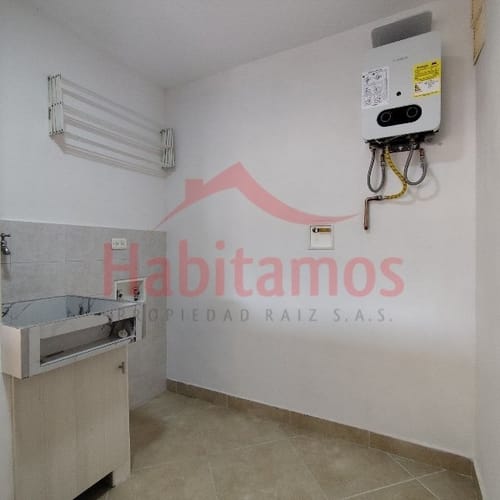 Apartamento de 3 alcobas en arriendo en Lorena, Medellín, 74 m² · foto 6 de 17