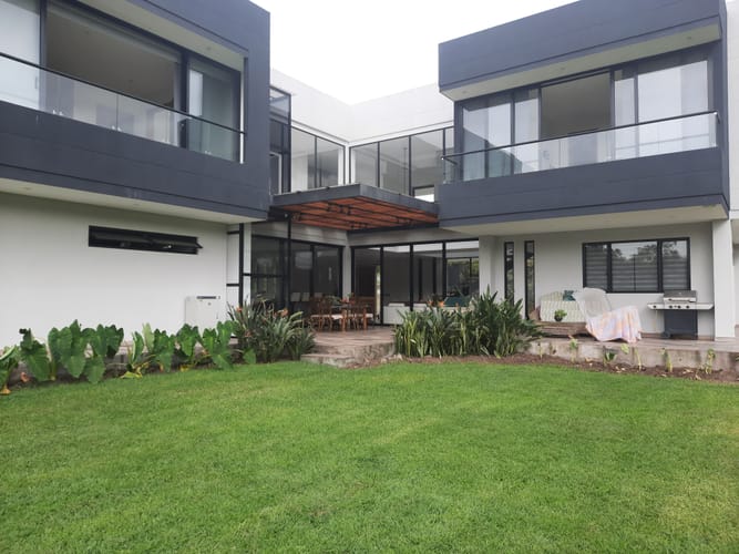Casa de 6 alcobas en venta en Guamito, La Ceja, 560 m² · foto 2 de 24