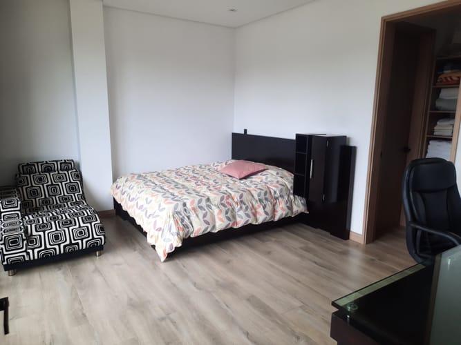 Casa de 6 alcobas en venta en Guamito, La Ceja, 560 m² · foto 12 de 24