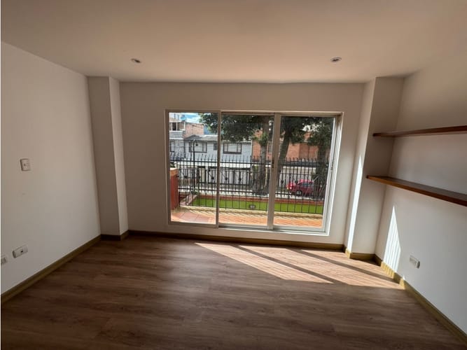 Casa de 5 alcobas en venta en Ub Nuevo Milenio, Chía, 200 m² · foto 3 de 11