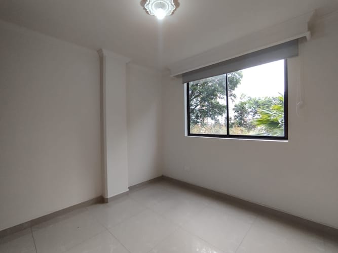Apartamento de 3 alcobas en arriendo en Loma Del Indio, Medellín, 87 m² · foto 2 de 20
