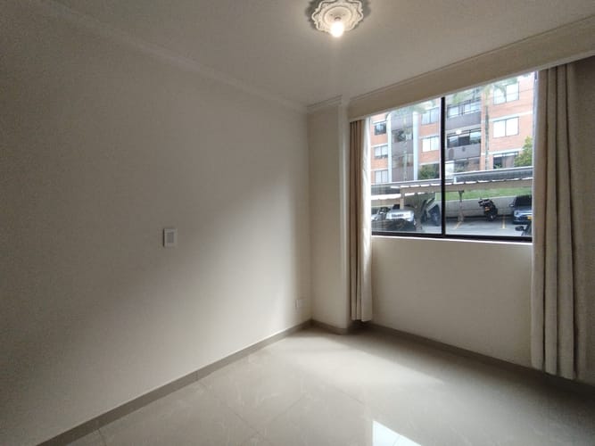 Apartamento de 3 alcobas en arriendo en Loma Del Indio, Medellín, 87 m² · foto 8 de 20