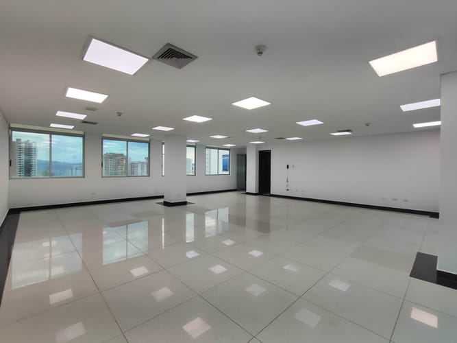 Oficina en arriendo en Antonia Santos Centro, Bucaramanga, 105 m² · foto 2 de 6