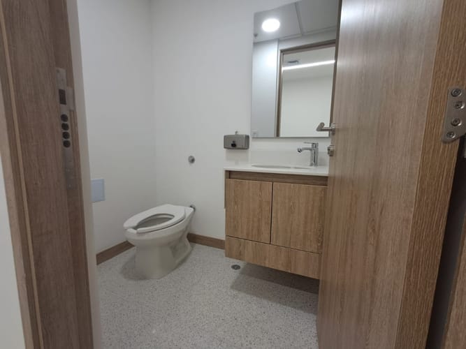 Consultorio en arriendo en Ciudad Del Río, Medellín, 38 m² · foto 5 de 11