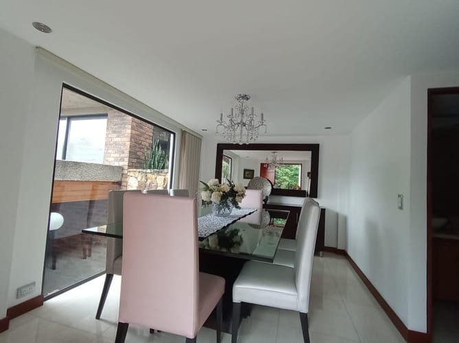 Casa de 6 alcobas en venta en Cerros De Suba, Bogotá, 200 m² · foto 12 de 23
