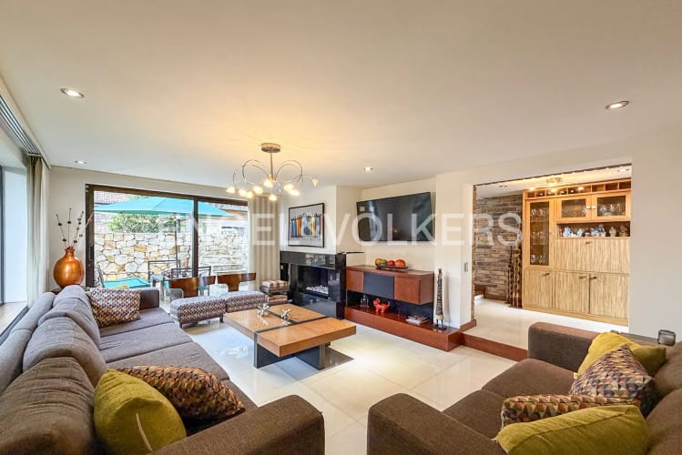 Casa de 4 alcobas en venta en Cerros De Suba, Bogotá, 159 m² · foto 2 de 16