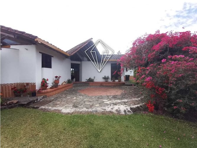 Finca en arriendo en El Carmen De Viboral, El Carmen de Viboral, 250 m² · foto 5 de 24