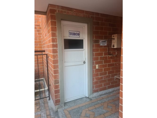 Apartamento de 4 alcobas en arriendo en Bolivariana, Medellín, 123 m² · foto 13 de 14
