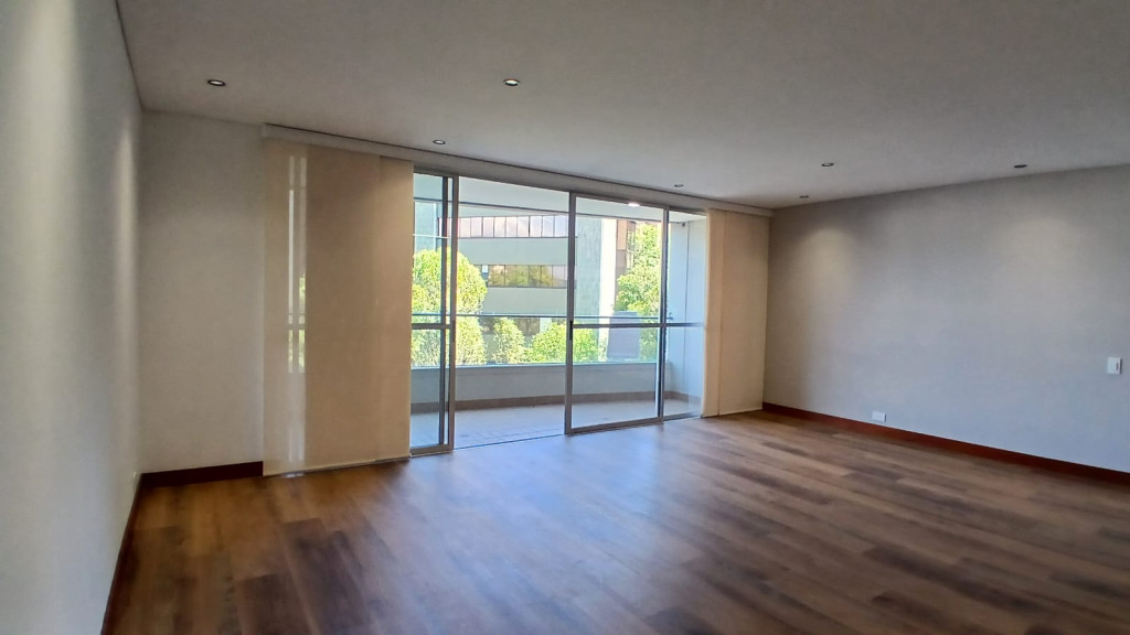 Apartamento en Arriendo en Milla de Oro, Medellín