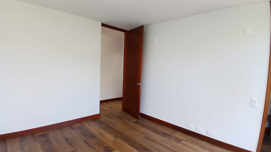 Apartamento de 3 alcobas en arriendo en Milla De Oro, Medellín, 120 m² · foto 7 de 19