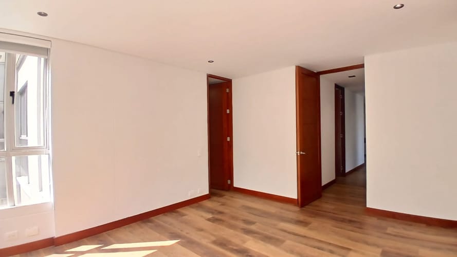 Apartamento de 3 alcobas en arriendo en Milla De Oro, Medellín, 120 m² · foto 10 de 19