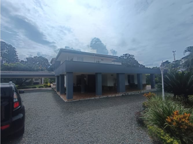 Casa de 4 alcobas en venta en Las Mercedes, Jamundí, 552 m² · foto 11 de 18