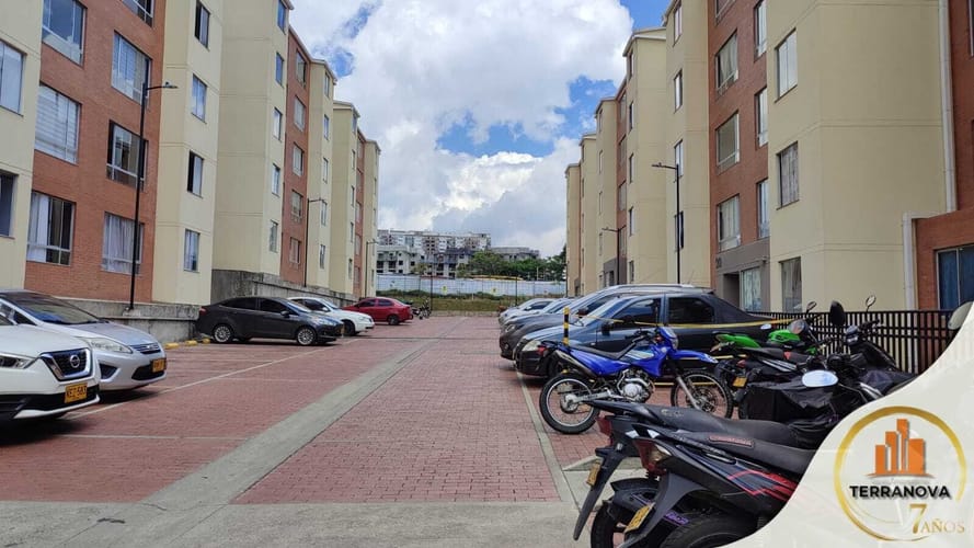Apartamento de 2 alcobas en venta en Hacienda Santa Cruz, Ibagué, 40 m² · foto 2 de 11