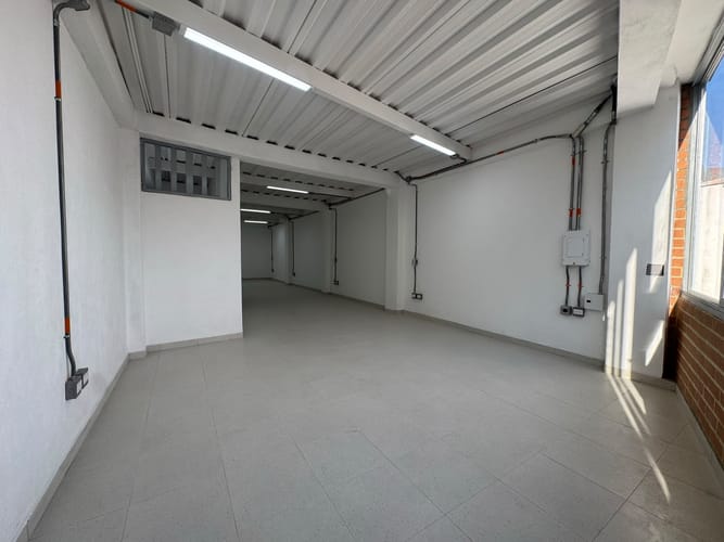 Bodega en arriendo en Cristo Rey, Medellín, 120 m² · foto 8 de 11