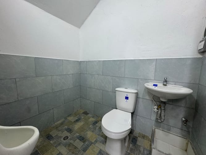Bodega en arriendo en Cristo Rey, Medellín, 120 m² · foto 11 de 11