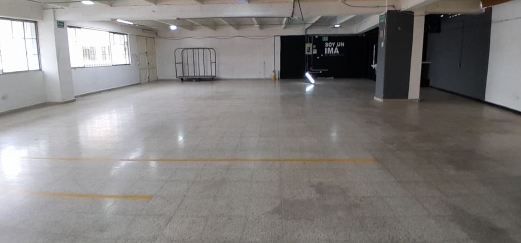 Bodega en arriendo en Viviendas Del Sur, Itagüí, 250 m² · foto 3 de 12