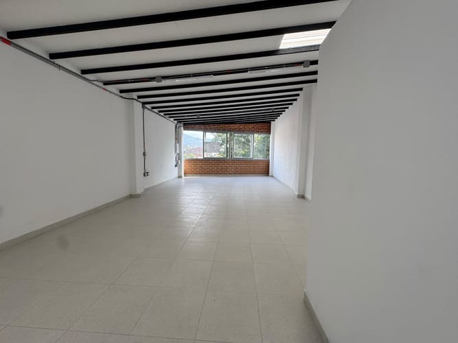 Bodega en arriendo en Cristo Rey, Medellín, 120 m² · foto 11 de 12