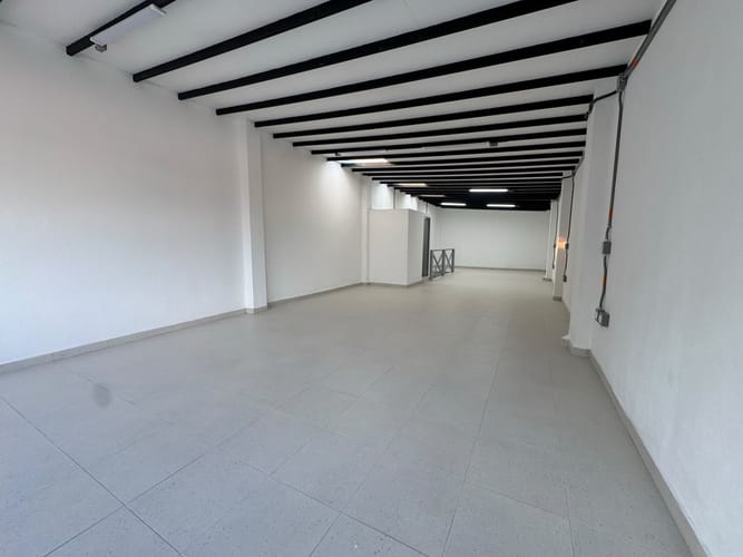 Bodega en arriendo en Cristo Rey, Medellín, 120 m² · foto 12 de 12