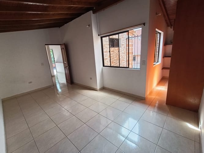 Casa de 4 alcobas en arriendo en Buenos Aires, Medellín, 210 m² · foto 14 de 20