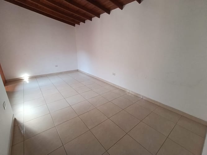 Casa de 4 alcobas en arriendo en Buenos Aires, Medellín, 210 m² · foto 16 de 20