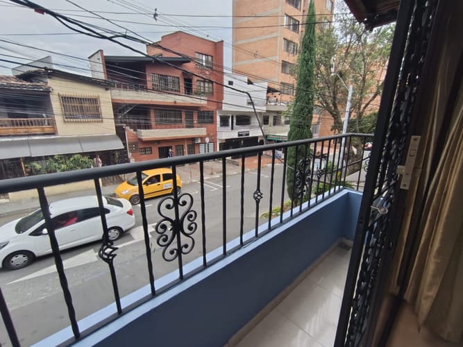 Apartamento de 3 alcobas en arriendo en Laureles, Medellín, 70 m² · foto 4 de 13