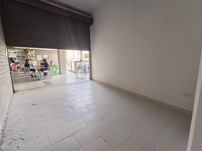Local en arriendo en Bombona No.1, Medellín, 20 m² · foto 10 de 13