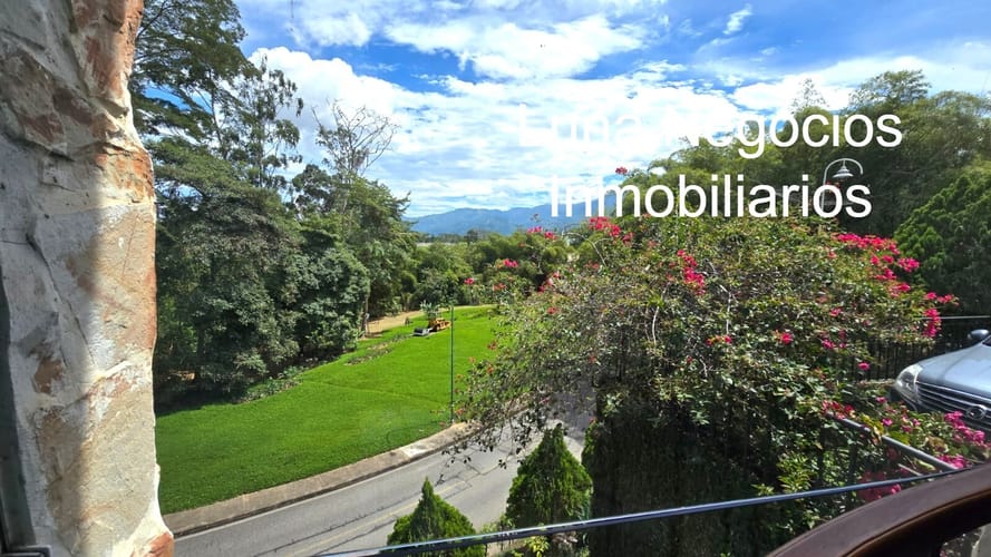 Casa de 3 alcobas en venta en Ruitoque Condominio, Floridablanca, 280 m² · foto 2 de 18