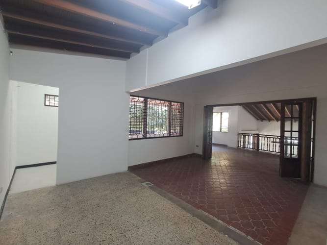 Casa de 10 alcobas en arriendo en Conquistadores, Medellín, 500 m² · foto 12 de 20