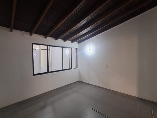 Casa de 10 alcobas en arriendo en Conquistadores, Medellín, 500 m² · foto 17 de 20