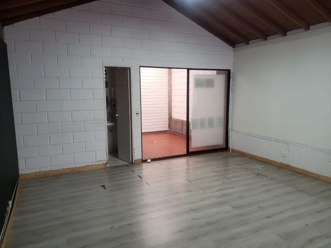 Local en arriendo en Villa Carlota, Medellín, 88 m² · foto 10 de 11