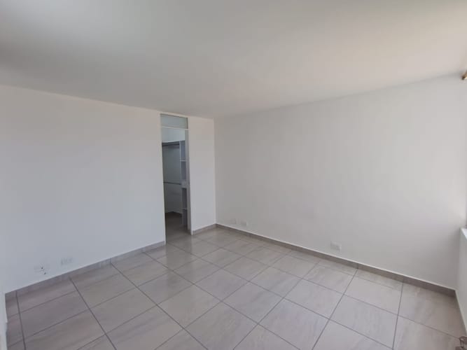 Apartamento de 3 alcobas en arriendo en Belén, Medellín, 90 m² · foto 6 de 16