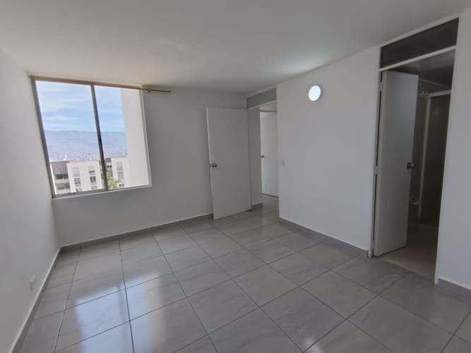 Apartamento de 3 alcobas en arriendo en Belén, Medellín, 90 m² · foto 7 de 16