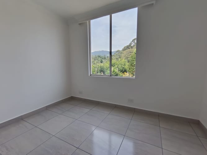 Apartamento de 3 alcobas en arriendo en Belén, Medellín, 90 m² · foto 12 de 16